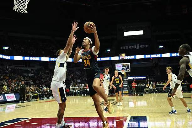 打出大号两双数据,会有球队考虑签下掘金二队的这位内线铁塔吗?